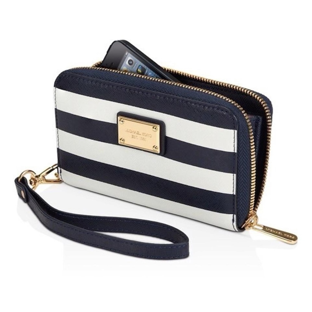 Michael Kors Essential Zip Wallet